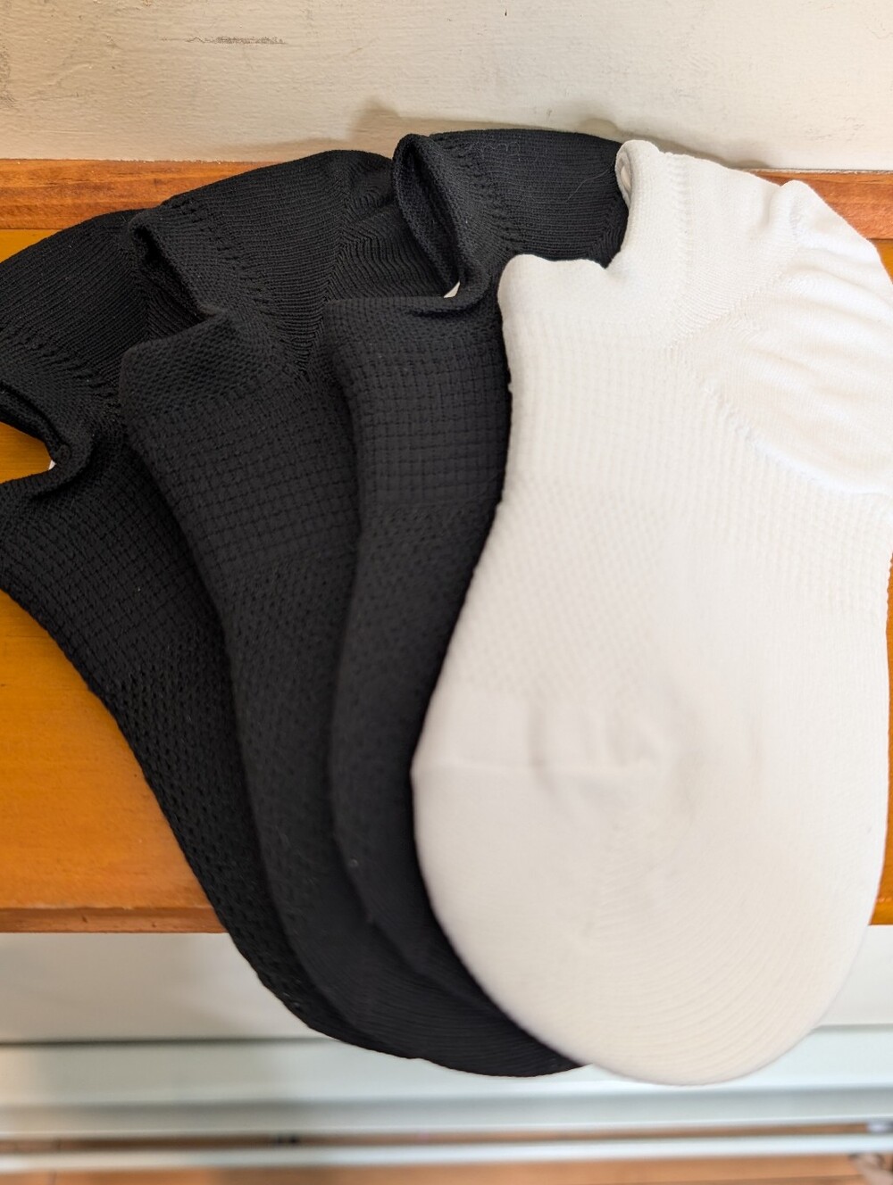 Women's No-Show Athletic Sock Pack - Black & White Size 8-11